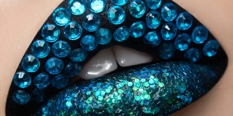 Lips encrusted with 126 sparkling diamonds won Guinness World Record